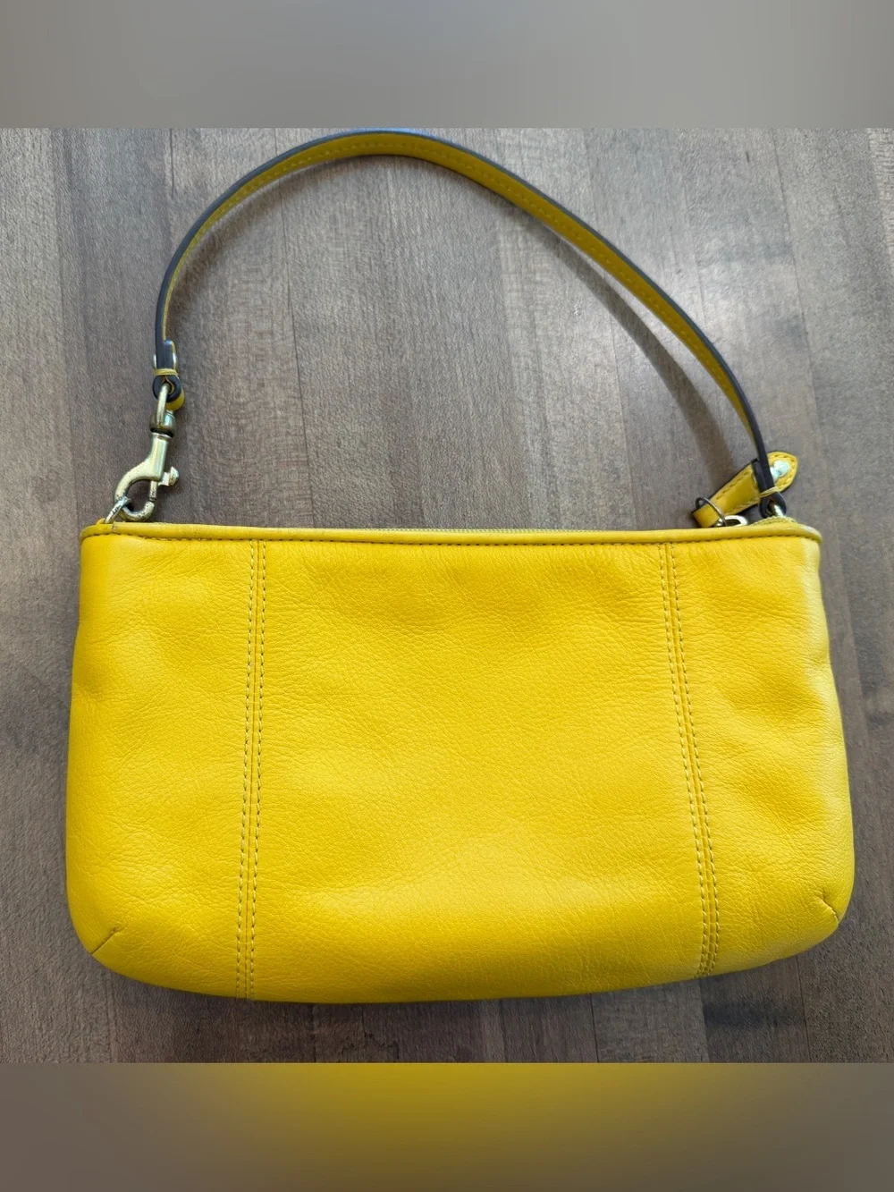 Coach pre loved